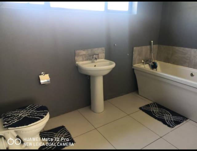 4 BEDROOM HOUSE FOR SALE IN VAALPARK